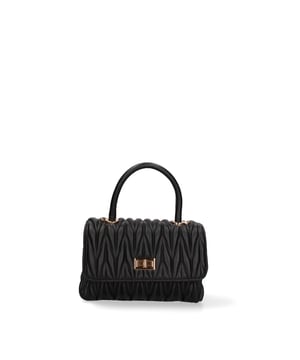 Damenhandtasche mit Drehverschluss. eine mit Reißverschluss-Innentaschen. fehlende Außentaschen. verstellbarer und abnehmbarer Schultergurt. Im PU-Griff. ein Innenfach.  Außenmaterial: Innenmaterial: 100 % Polyester. Maße: 23x16x10 cm. Modeprodukt