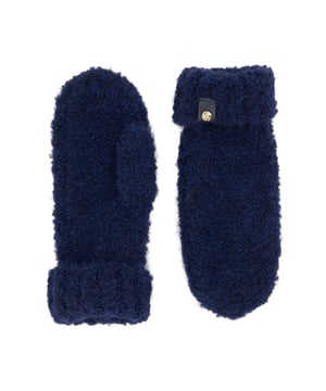 Add a cosy style to your winter wardrobe and keep your hands snug on chilly days with Idriss, our textured mittens. They're your next go-to accessory for the cold seasons.
