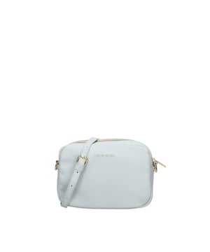 Crossbodytas voor dames met ritssluiting. met binnenzakken met ritssluiting. afwezige externe zakken. verstelbare en afneembare schouderband. ontbrekend handvat. een binnencompartiment.  extern materiaal. 100% polyester binnenkant. Afmetingen: 23,5x17x9 cm. Modeproduct