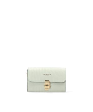 Bolso bandolera para mujer. El cierre es con cierre de giro. Los bolsillos internos son uno con cremallera. Los bolsillos externos están ausentes. La bandolera es extraíble en cadena. Falta el mango. Hay dos compartimentos internos. El material exterior es piel auténtica estampada con efecto de lagarto. Internamente está forrado en tejido 70% algodón - 30% poliéster. Medidas: 23x13x5 cm. Hecho en Italia