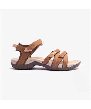 These lightweight, breathable leather sandals feature a cross-strap design with an adjustable touch fasten, a round toe, and a flat heel, ideal for casual wear