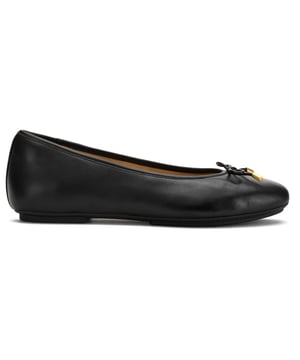 The Delicato ballerina from Fitflop features a sleek modern square-toe silhouette and feels like a sneaker. Crafted in luxe butter-soft nappa leather, including a little bow, these delicate slip-ons are designed for an enhanced fit and are unbelievably comfortable, thanks to the supportive moulded footbeds and the signature Dynamicush cushioning soles. A light, slim, refined chic ballerina your feet will love.