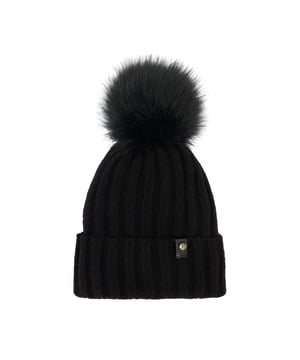Adorned with a faux-fur pom pom and a Dune London brand patch, Farrgo is a cute and cosy beanie hat you'll cherish on chilly days. With a ribbed fold for added warmth and style, it's the perfect accessory to complete your winter look.
