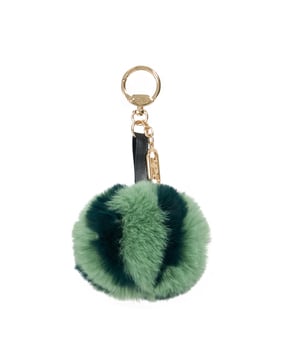 Give your keys a stylish upgrade with Juicie, a statement keyring with bold attitude. Featuring gold hardware and an eye-catching textured design, it can be clipped onto your car keys or attached to a bag for effortless style.