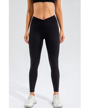 Hochtaillierte Sportleggings mit Taschen
  Hochgradig dehnbar für Komfort und Flexibilität
  Hergestellt aus 80% Nylon und 20% Elasthan
  Praktische Taschen für zusätzlichen Komfort
  Maschinenwäsche kalt, im Trockner bei niedriger Temperatur trocknen
  Importiert
  Größe S: Innenbeinlänge 84 cm Taille 52 cm Hüfte 70 cm
  Größe M: Innenbeinlänge 85 cm Taille 56 cm Hüfte 74 cm
  Größe L: Innenbeinlänge 86 cm Taille 60 cm Hüfte 78 cm
  Größe XL: Innenbeinlänge 87 cm Taille 64 cm Hüfte 82 cm
  Für Frauen entworfen
Material: 80% Nylon 20% Elasthan
