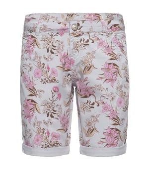 Aufgepasst! Diese süße und feminine Jeansshorts von ATT kann mit ihrem floralen All-Over Print direkt überzeugen! Der angesagte Slim Fit unterstreicht den femininen, exotischen Look der Hose. Ein robustes, strapazierfähiges Jeansgewebe aus Baumwolle mit Stretchantail sorgt für den perfekten Sitz und tolle Bequemlichkeit über den Tag hinweg. Lässige Beinaufschläge harmonieren ideal mit den Swingpockets und den aufgesetzten Gesäßtaschen. Kombiniert mit einfachen Basics wird die Shorts zum echten Hingucker. Rundum eine herrliche Jeans Hose, die Lust auf den Sommer macht!  Amor, Trust & Truth: Wenn Du feminine Looks für den Alltag suchst, dann bist Du bei uns genau richtig! Wir bieten weiblich, legere Kombipartner mit bester Qualität.DESIGN: Süße, feminine Jeans Shorts von ATT mit floralem All-Over Print und Saumaufschlag!PASSFORM: Im angesagten Slim Fit, der die feminine Silhouette gekonnt betontMATERIAL: Aus hochwertiger Baumwolle mit Stretchanteil für einen großartigen KomfortKOMBINATIONSMÖGLICHKEIT: Kombiniert mit einfachen Basics wird die Hose zum echten Hingucker und kann richtig glänzenLIEFERUMFANG: Eine Lieferung enthält eine Damenhose von ATT.