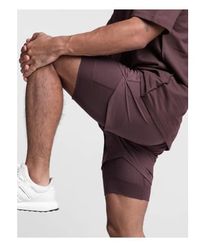 Estilo básico  
Estiramiento moderado  
Composición del material: 90% poliéster 10% nailon  
Instrucciones de cuidado: Lavar a máquina en frío, secar a baja temperatura  
Importado  
Opciones de talla: M L XL 2XL 3XL