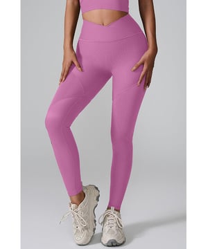 Estilo básico  
Alta elasticidad  
Composición del material: 74% nylon 27% spandex  
Instrucciones de cuidado: Lavar a máquina en frío, secar a baja temperatura  
Importado  
Tamaño S: US 2/4 Longitud de la parte inferior 33.1 Cintura 18.1 Cadera 26  
Tamaño M: US 6/8 Longitud de la parte inferior 33.9 Cintura 19.7 Cadera 27.6  
Tamaño L: US 10 Longitud de la parte inferior 34.3 Cintura 21.3 Cadera 29.1  
Tamaño XL: US 12 Longitud de la parte inferior 35 Cintura 22.8 Cadera 30.7