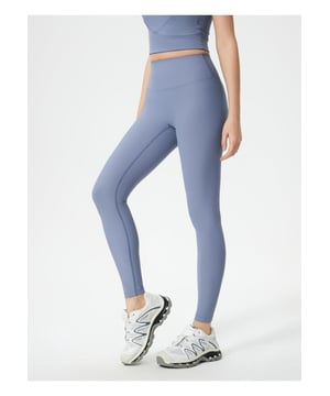 Basisstijl  
Zeer rekbaar  
75% nylon 25% spandex  
Machinewas koud  
Droogtrommel op lage temperatuur  
Geïmporteerd  
Materiaal: polyester spandex
