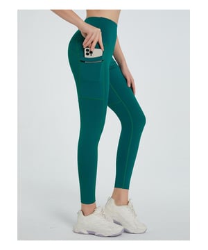 Basic style
  Moderate stretch
  Material composition: 78% nylon 22% spandex
  Care instructions: Dry clean only
  Imported