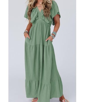Vestido maxi con mangas de volantes y escote en V con volantes  
Diseño con volantes atados  
Translúcido: Opaco  
Sin elasticidad  
Cuerpo: No forrado  
Composición del material: 65% viscosa 35% poliéster  
Instrucciones de cuidado: Lavar a máquina en frío. Secar a baja temperatura.  
Importado