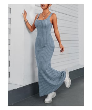 Geribbelde details  
Opaque  
Licht rekbaar  
Niet gevoerd  
Materiaal samenstelling: 95% polyester 5% spandex  
Wasinstructies: Machinewas koud Drogen op lage temperatuur  
Geïmporteerd  
Maat S: Borst 76,0 cm Lengte 135,0 cm  
Maat M: Borst 80,0 cm Lengte 136,0 cm  
Maat L: Borst 86,0 cm Lengte 137,0 cm  
Maat XL: Borst 92,0 cm Lengte 138,0 cm  