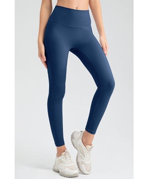 Pantalones activos ajustados de cintura alta para mujeres  
Estilo básico  
Material altamente elástico  
Composición del material: 70% nailon 30% elastano  
Instrucciones de cuidado: Lavar a máquina con agua fría, secar a baja temperatura  
Importado  
Tamaño S: Longitud de la parte inferior 82.00 cm Cadera 69.00 cm Cintura 48.00 cm  
Tamaño M: Longitud de la parte inferior 84.00 cm Cadera 73.00 cm Cintura 52.00 cm  
Tamaño L: Longitud de la parte inferior 86.00 cm Cadera 77.00 cm Cintura 56.00 cm  
Tamaño XL: Longitud de la parte inferior 88.00 cm Cadera 81.00 cm Cintura 60.00 cm  