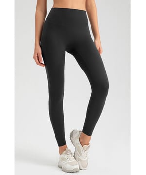 Basisstijl  
Zeer rekbaar  
Materiaal samenstelling: 80% nylon 20% elastaan  
Wasinstructies: Machinewas koud, drogen op lage temperatuur  
Geïmporteerd  
Productafmetingen:  
S: Onderkant Lengte 80 cm HEUP 70 cm Taille 48 cm  
M: Onderkant Lengte 82 cm HEUP 74 cm Taille 52 cm  
L: Onderkant Lengte 84 cm HEUP 78 cm Taille 56 cm  
XL: Onderkant Lengte 86 cm HEUP 82 cm Taille 60 cm