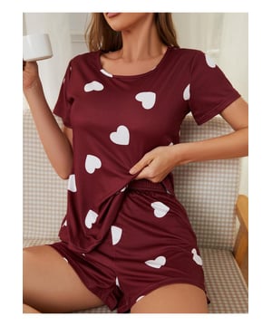Basisstijl  
Twee-delige set  
Ondoorschijnende stof  
Materiaal: 95% polyester, 5% spandex  
Machinewas op koude stand. Droog op lage temperatuur  
Geïmporteerd  
Beschikbaar in maten S tot 2XL