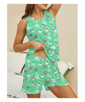 Estilo básico  
Conjunto de dos piezas  
Ligeramente elástico  
95% poliéster 5% spandex  
Lavar a máquina en frío  
Secar en secadora a baja temperatura  
Importado  
Material: 95% poliéster 5% spandex