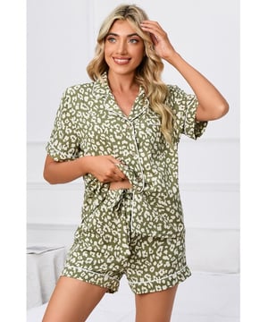 Basisstijl  
Met zakken  
Twee-delige set  
Ondoorzichtige stof  
Gemaakt van 100% polyester  
Machinewas koud  
In de droger op lage temperatuur  
Geïmporteerd  
Materiaal: Rayon