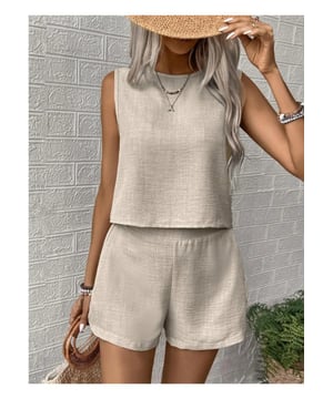 Basics Stil  
Zwei  
Teiliges Set  
Rundhalsausschnitt ärmelloses Top  
Kurze Hose inklusive  
100% Polyester  
Maschinenwäsche kalt  
Trockner bei niedriger Temperatur  
Importiert  
