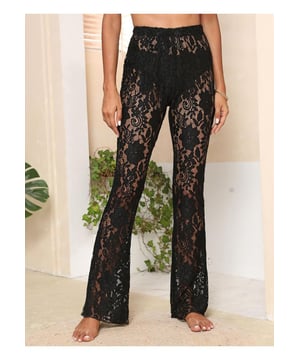 Spitzen-Hose mit hohem Bund
  Merkmale: Spitze
  Dehnbarkeit: Dehnbar
  Materialzusammensetzung: 95% Polyester, 5% Spandex
  Pflegehinweise: Maschinenwäsche kalt, im Schongang trocknen
  Importiert
  Produktmaße: S: Länge des Unterteils 105 cm, Taille 62 cm, Hüfte 100 cm
  Produktmaße: M: Länge des Unterteils 106 cm, Taille 66 cm, Hüfte 104 cm
  Produktmaße: L: Länge des Unterteils 107 cm, Taille 72 cm, Hüfte 110 cm
  Produktmaße: XL: Länge des Unterteils 108 cm, Taille 78 cm, Hüfte 116 cm