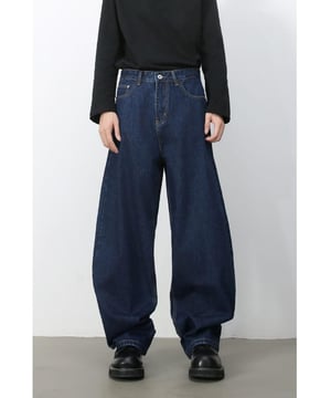 Basisstil  
Keine Dehnung  
84,4 % Baumwolle, 9,6 % Viskose, 6 % Polyester  
Maschinenwäsche kalt  
Trocknen bei niedriger Temperatur  
Importiert  
Material: Baumwollmischung-Denim