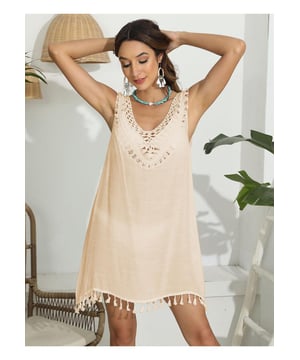 Producto: Camisola con Tirantes Anchos y Escote en Forma de Taza con Flecos  
Características: Flecos recortados  
Transparente: Semitransparente  
Elasticidad: Sin elasticidad  
Composición del material: 100% poliéster  
Instrucciones de cuidado: Lavable a máquina en frío, secar a baja temperatura  
Importado  
Medidas: Longitud de la parte superior: 31.5 pulgadas, Busto: 41.7 pulgadas  