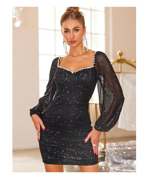 Perlenbesetztes Mini-Kleid mit Herz-Ausschnitt und langen Ärmeln  
Eigenschaften: Raffung  
Durchsichtig: Semi-durchsichtig  
Dehnung: Mittlere Dehnung  
Futter: Ungefüttert  
Materialzusammensetzung: 95% Polyester, 5% Elasthan  
Pflegehinweise: Maschinenwäsche kalt. Bei niedriger Temperatur im Trockner trocknen  
Importiert