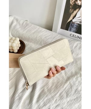 Tamaño de la bolsa: Pequeña  
Material: Cuero PU  
Importado  
Medidas (en pulgadas): 7.9 (Largo) x 1.2 (Ancho) x 3.9 (Altura)  
Género: Mujeres