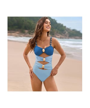 Bañador de una pieza con escote en forma de corazón y bloques de color  
Diseño fruncido  
Almohadillas removibles  
Sin aros  
Material elástico  
80% poliamida 20% elastano  
Lavar a máquina en frío, secar a baja temperatura  
Importado