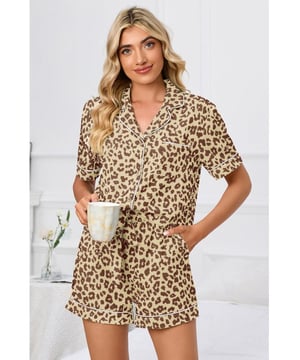 Einfacher Stil  
Mit Taschen  
Zwei Teile Set  
Undurchsichtiges Material  
Hergestellt aus 100% Polyester  
Maschinenwäsche kalt  
Trocknen bei niedriger Temperatur  
Importiert  
Material: Viskose  