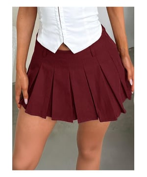 Diseño plisado  
Acabado opaco  
Cuerpo sin forro  
Fabricado con 95% poliéster y 5% elastano  
Lavable a máquina en frío, secar a baja temperatura  
Importado  
Disponible en tallas S, M, L y XL  
Talla S: Longitud 13.8 pulgadas, Cintura 28.3 pulgadas  
Talla M: Longitud 14.2 pulgadas, Cintura 29.9 pulgadas  
Talla L: Longitud 14.8 pulgadas, Cintura 32.3 pulgadas  
Talla XL: Longitud 15.4 pulgadas, Cintura 34.6 pulgadas  
Material: Poliéster