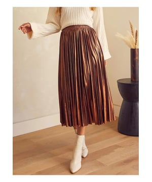 Pleated Midi Skirt
  Pleated design
  Opaque
  Not lined
  100% polyester
  Machine wash cold tumble dry low
  Imported
Material: Metallic polyester
