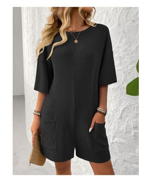 Pocketed
  Backless design
  Opaque
  Material composition: 65% viscose 35% polyester
  Care instructions: Machine wash cold. Tumble dry low
  Imported