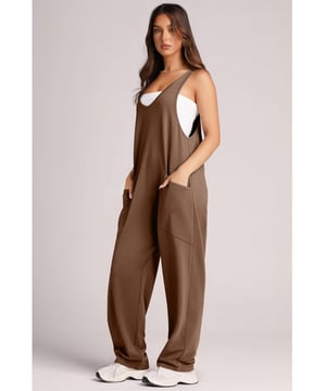 V.
  Ausschnitt.
  Breite Trager.
  Taschen.
  Blickdichter Stoff.
  Materialzusammensetzung: 60% Polyester 35% Baumwolle 5% Elasthan.
  Maschinenwasche kalt.
  Bei niedriger Temperatur im Trockner trocknen.
  Importiert.