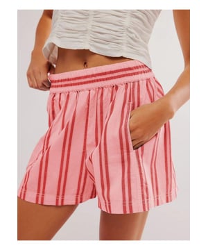 Shorts de Cintura Elástica con Rayas  
Diseño con bolsillos  
Translúcido opaco  
Composición del material: 65% poliéster 35% algodón  
Instrucciones de cuidado: Lavar a máquina con agua fría, secar a baja temperatura  
Importado  
Medidas del producto (pulgadas):  
Tamaño S: Longitud inferior 14.2 Cintura 26  
Tamaño M: Longitud inferior 14.6 Cintura 27.6  
Tamaño L: Longitud inferior 15 Cintura 29.9  
Tamaño XL: Longitud inferior 15.7 Cintura 33.1  