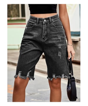 Pantalones cortos de mezclilla con dobladillo sin rematar.
  Composicion del material: 95% rayon 5% poliester.
  Sin estiramiento.
  Instrucciones de cuidado: Lavar a maquina con agua fria Secar en secadora a temperatura baja.
  Importado.
  Tallas disponibles: S (US 4) M (US 6/8) L (US 10/12) XL (US 14/16) 2XL (US 18).