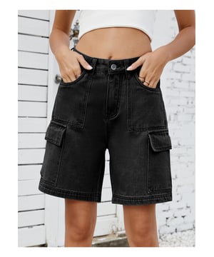 Pantalones cortos de mezclilla de cintura alta con bolsillos cargo.
  Composicion del material: 95% rayon 5% poliester.
  Diseno con bolsillos.
  No se estira.
  Lavar a maquina con agua fria secar en secadora a temperatura baja.
  Importado.