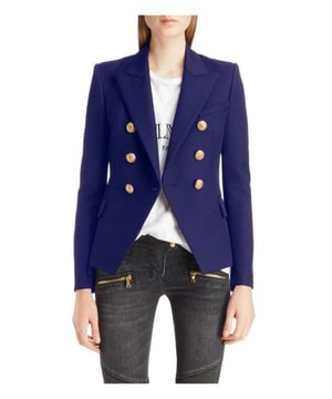Blazer de manga larga con cuello de solapa  
Frente abotonado  
Grosor normal  
Cuerpo forrado para mayor comodidad  
Composición del material: 95% poliéster 5% spandex  
Instrucciones de cuidado: Lavar a máquina en frío, secar a baja temperatura  
Importado