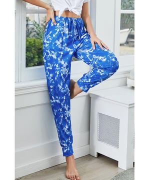 Categoría de tamaño regular  
Patrón de teñido anudado  
Estilo casual chic  
Cuenta con bolsillos  
Largo  
Fabricado con 95% poliéster y 5% spandex  
Ligeramente elástico  
No es transparente  
Cuerpo sin forro  
Lavable a máquina en frío, secar en baja temperatura  
Importado  
Medidas del producto: XS: cintura 23 pulg, cadera 36 pulg, tiro delantero 12 pulg, largo 12 pulg; S: cintura 25 pulg, cadera 37 pulg, tiro delantero 12 pulg, largo 13 pulg; M: cintura 27 pulg, cadera 39 pulg, tiro delantero 12 pulg, largo 13 pulg; L: cintura 29 pulg, cadera 41 pulg, tiro delantero 12 pulg, largo 14 pulg  
Material: 95% poliéster 5% spandex