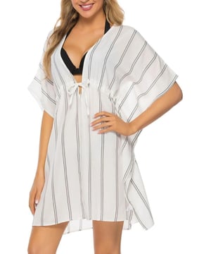 Gestreepte V
  hals cover
  up met trekkoord
  Trekkoordsluiting
  Gemaakt van 95% polyester en 5% spandex
  Geen rekbaar materiaal
  Machinewas koud droogtrommel laag
  Geimporteerd
  Productafmetingen (in inches):
  Maat S: Toplengte 352 Mouwlengte 138 Taille 453
  Maat M: Toplengte 358 Mouwlengte 142 Taille 472
  Maat L: Toplengte 364 Mouwlengte 148 Taille 502
  Maat XL: Lengte bovenkant 37 Mouwlengte 154 Taille 532