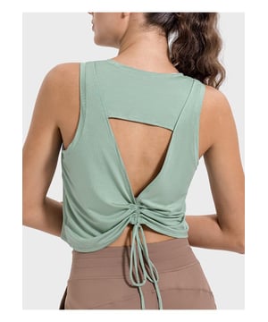 Estilo básico  
Opaco  
Stretch moderado  
Composición del material: 92% algodón 8% spandex  
Instrucciones de cuidado: Lavado a máquina en frío. Secar a baja temperatura.  
Importado  
Medidas del producto (Medidas en pulgadas) y Conversión de tallas  
Talla 4: Longitud del top 16.5 Bust 33.5  
Talla 6: Longitud del top 17.1 Bust 35  
Talla 8: Longitud del top 17.7 Bust 37.4  
Talla 10: Longitud del top 18.3 Bust 38.2  
Talla 12: Longitud del top 18.9 Bust 39.8  