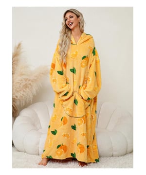 Product: Fluffy Pocketed Lange Mouw Hoody Lounge Jurk  
Kenmerken: Met zakken  
Transparant: Opaak  
Rek: Licht rekbaar  
Materiaal samenstelling: 100% polyester  
Verzorgingsinstructies: Machinewas koud. Droogtrommel op lage temperatuur.  
Geïmporteerd  
Maat (One Size): Buste  
160 cm Lengte  
139 cm