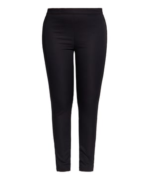 Der perfekte Basic: die Damen Stretchhose von Amor, Trust & Truth! Egal ob leger zu T-Shirt und Sneaker oder chic und elegant zur Bluse und Pumps, die Schlupfhose »Mila« macht eine tolle Figur. Ihr elastisches, dichtes Material passt sich ideal dem Körper an ohne unbequem zu werden, trotz der engen Slim Fit Passform. Das Material ist sehr hautfreundlich und bringt einen hohen Tragekomfort mit sich. Teilungsnähte an den Seiten und eine hohe Taille geben der Slim Fit Hose noch etwas mehr Form und einen besseren Sitz. Geschlossen wird die Hose über einen nahtverdeckten Reißverschluss in der Seitennaht. Der elastische Bund trägt zur optimalen Bequemlichkeit über den ganzen Tag bei. Perfekt für in die Stadt oder ins Büro; dieser Basic sollte in keiner Garderobe fehlen!  AMOR, TRUST & TRUTH: Unser Label steht für tolle Qualität und feminine, legere Designs, die wie für Dich gemacht sindDESIGN: Amor, Trust & Truth überzeugt mit ihrer Damenhose »Mila«. Ihr schlichtes, cleanes Design mit seitlichen Teilungsnähten macht die Hose zum idealen Kombipartner für klassische Looks. Geschlossen wird die Hose über einen nahtverdeckten Reißverschluss in der SeitennahtPASSFORM: Die Hose ist in einem femininen Slim Fit mit High Waist geschnitten und der elastische Gummibund sorgt für den idealen SitzMATERIAL: Das elastische Material passt sich dem Körper gut an und erweist sich als super hautfreundlichKOMBINATIONSMÖGLICHKEIT: Toller Kombipartner für entspannte Alltagslooks oder in Kombination mit Bluse und hohen Schuhen auch ideal für ins BüroLIEFERUMFANG: Eine Lieferung enthält eine Damenhose von Amor, Trust & Truth in den Größen 34 - 44 mit Länge 29