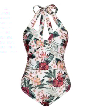 Mit diesem Badeanzug liefert dir Queen Kerosin das 50er Jahre Hawaii Summer Feeling direkt nach Hause. Mit seinem floralen Hibiskus All-over-Print aus wird er zu deinem absoluten Sommer Highlight. Der Einteiler akzentuiert mit seinen Teilungsnähten und dem gerafften Mittelteil perfekt die weiblichen Kurven und setzt die feminine Silhouette charmant in Szene. Der optimale sichere Sitz entsteht durch die enge verspielte Passform und den verstellbaren Neckholder zum Knoten, welcher den herzförmigen, gerafften Ausschnitt geschmackvoll betont. Das blickdichte, elastische Material verleiht ein angenehmes, bequemes Haut und Tragegefühl. Das bügellose, bequeme Dekolleté lässt sich wahlweise mit Pads ausstatten. Verleihe deiner Bademode den authentischen Rockabella Flair und gönne dir diesen Vintage Traum so lange der Vorrat reicht. Kombiniert mit unserem passenden Baderock, einer 50s Sonnenbrille und Strohhut bist du am Strand und an der Cocktail der absolute Blickfang.  QUEEN KEROSIN: Du stehst auf Rock'n'Roll, Rockabilly, Hot Rod, Motorrad und Biker, kurz: den wilden Lifestyle der 50er Jahre in den USA. Dann ist Queen Kerosin die Marke, die am besten zu dir passt. Mit authentischen Vintage und Retro Designs mit Top Qualität kann die Kultmarke überzeugen!DESIGN: Mit diesem Badeanzug liefert dir Queen Kerosin das 50er Jahre Hawaii Summer Feeling direkt nach Hause. Mit seinem floralen Hibiskus All-over-Print aus wird er zu deinem absoluten Sommer Highlight. PASSFORM: Der optimale sichere Sitz entsteht durch die enge, verspielte Passform und den verstellbaren Neckholder zum Knoten, welcher den herzförmigen, gerafften Ausschnitt geschmackvoll betont. Der Einteiler akzentuiert mit seinen Teilungsnähten und dem gerafften Mittelteil perfekt die weiblichen Kurven und setzt die feminine Silhouette charmant in Szene. Das bügel lose, bequeme Dekolleté lässt sich wahlweise mit Pads ausstatten.MATERIAL: Das blickdichte, elastische Material verleiht ein angenehmes, bequemes Haut und Tragegefühl.KOMBINATIONSMÖGLICHKEITEN:  Kombiniert mit unserem passenden Baderock, einer 50´s Sonnenbrille und Strohhut bist du am Strand und an der Cocktail der absolute Blickfang.LIEFERUMFANG: Der feminine vintage Badeanzug von Queen Kerosin ist in den Größen XS S M L XL und 2XL erhältlich