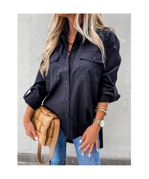 Camisa de manga larga con botones y puños enrollables para mujer  
Presenta un frente abotonado  
Incluye bolsillos funcionales  
Hecha de 100% poliéster  
Material sin elasticidad  
Lavar a máquina con agua fría y secar a baja temperatura  
Importada  
Disponibles en tallas S a XL
