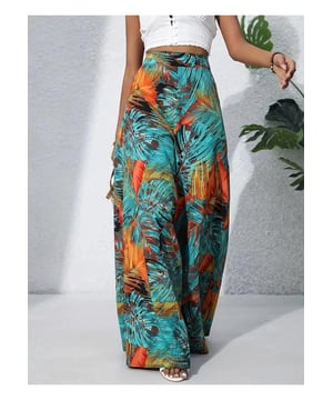 Grundstil  
Opaque Stoff  
100% Polyester Material  
Maschinenwäsche kalt  
Im Trockner bei niedriger Temperatur trocknen  
Importiert  
Hohe Taille  
Weite Beinform  
Erhältlich in den Größen S bis 2XL