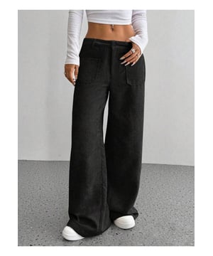 Hose mit weitem Bein.
  Geknopfte Verschlusse.
  Praktische Taschen.
  Blickdichter Stoff.
  100% Polyestermaterial.
  Maschinenwasche kalt Trockner bei niedriger Temperatur.
  Importiert.
  Erhaltlich in den Grossen S bis XL.