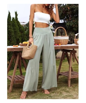 Broek met wijde pijpen met hoge taille
  Gelaagd ontwerp
  Materiaalsamenstelling: 95% polyester 5% spandex
  Verzorgingsinstructies: Machinewas koud lage droogtrommel
  Geimporteerd
  Productafmetingen (inch):
  Maat S: Bodemlengte: 409 Taille: 252 Heup: 409
  Maat M: Bodemlengte: 413 Taille: 268 Heup: 429
  Maat L: Bodemlengte: 417 Taille: 283 Heup: 449
  Maat XL: Lengte onderkant:  42.1 Taille: 29.9 Heup: 46.9
  Maat 2XL: Lengte onderkant: 42.5 Taille: 31.5 Heup: 48.8