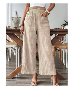 Hooggeschoren Wijde Pantalon  
Gsmokt taille  
Met zakken ontwerp  
Opaque materiaal  
100% polyester  
Machinewas koud  
Drogen op lage temperatuur  
Geïmporteerd  
Maat S: US 4 Onderkant Lengte 100 cm Inzetlengte 68 cm Taille 64 cm Heup 98 cm  
Maat M: US 6/8 Onderkant Lengte 101 cm Inzetlengte 69 cm Taille 68 cm Heup 102 cm  
Maat L: US 10/12 Onderkant Lengte 102 cm Inzetlengte 69 cm Taille 74 cm Heup 108 cm  
Maat XL: US 14 Onderkant Lengte 103 cm Inzetlengte 70 cm Taille 80 cm Heup 114 cm  
Maat 2XL: US 16 Onderkant Lengte 104 cm Inzetlengte 70 cm Taille 86 cm Heup 120 cm  