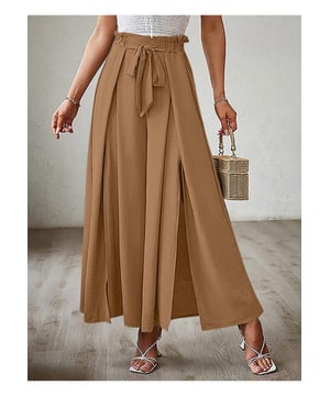Gestrikte Split Wijde Pantalon  
Kenmerken: Gestrikte Split  
Doorzichtigheid: Opaque  
Materiaal samenstelling: 100% polyester  
Wasinstructies: Machinewas koud, drogen op lage temperatuur  
Geïmporteerd  
Beschikbare maten: S M L XL 2XL  
Maat S: US 2/4 Heup 110 cm Onderkant Lengte 100 cm Taille 65 cm  
Maat M: US 6 Heup 114 cm Onderkant Lengte 101 cm Taille 69 cm  
Maat L: US 8 Heup 118 cm Onderkant Lengte 102 cm Taille 72 cm  
Maat XL: US 10 Heup 122 cm Onderkant Lengte 103 cm Taille 75 cm  
Maat 2XL: US 12 Heup 126 cm Onderkant Lengte 104 cm Taille 79 cm  