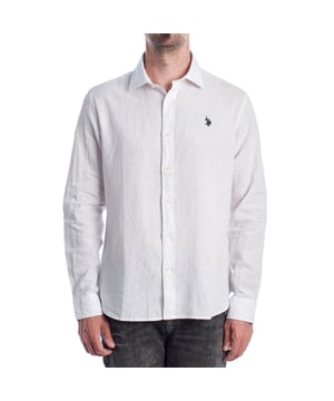 Inspirada en el estilo deportivo clásico estadounidense, esta camisa de manga larga en lino refleja la esencia relajada y elegante de U.S. POLO ASSN. Con un diseño versátil y materiales naturales, es la prenda ideal para quienes buscan un look sofisticado sin renunciar al confort.


Detalles:
- Corte regular fit, con caída fluida y favorecedora.
- Mezcla de lino y algodón, que ofrece ligereza, transpirabilidad y suavidad.
- Cuello clásico abotonado, perfecto para llevar abierto o cerrado.
- Puños con botón, fáciles de arremangar.
- Cierre frontal con botones.
- Logo bordado en el pecho, símbolo de autenticidad y tradición.

En U.S. Polo Assn., cada prenda cuenta una historia de autenticidad, tradición y estilo deportivo. Esta camisa hombre no es solo una prenda básica: representa el legado oficial del deporte del polo y refleja nuestra pasión por la calidad, el diseño y la elegancia casual. Viste con identidad, viste con historia.
 Composición: 55% Lino, 45% Algodón
 Cuidados:
Lavar a máquina en frío (máx. 30 °C).
No usar lejía.
Planchar a temperatura baja si es necesario.
Secar al aire, evitar secadora.